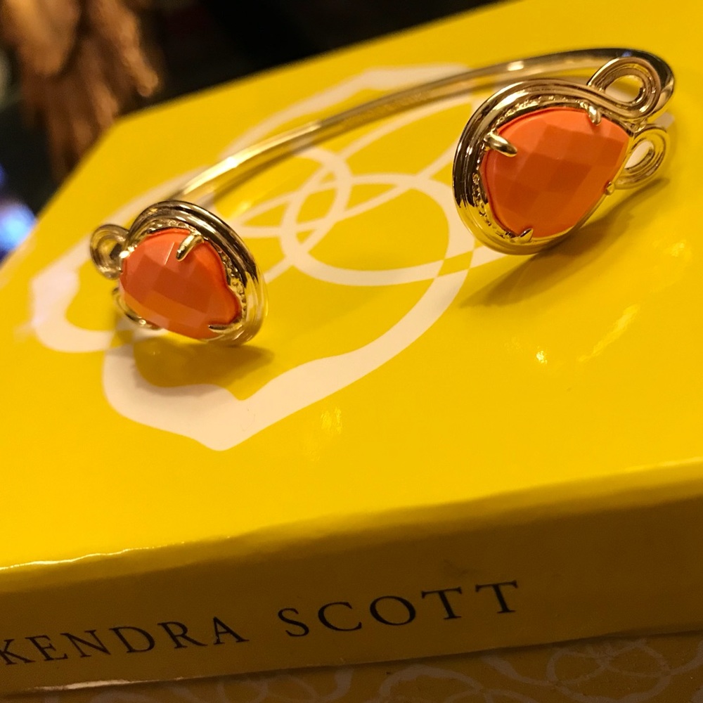 Kendra Scott bracelet